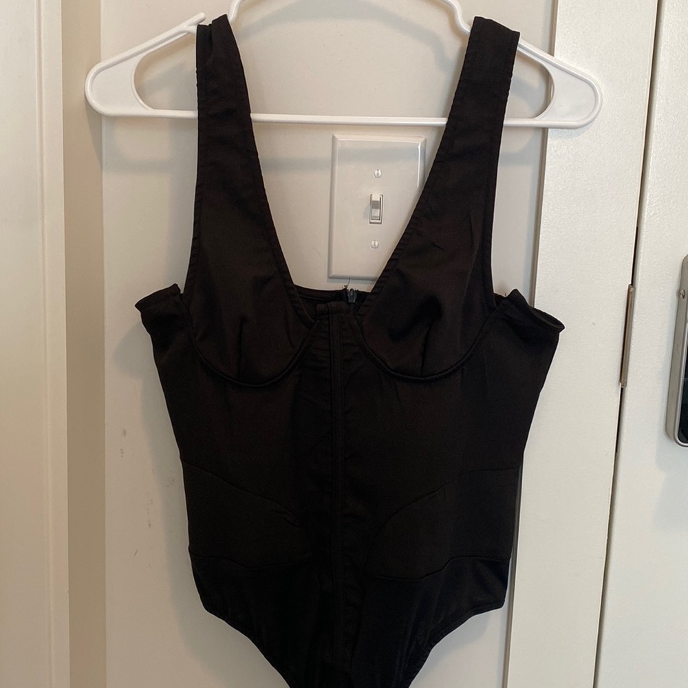 Size US 4 PrettyLittleThing black bodysuit